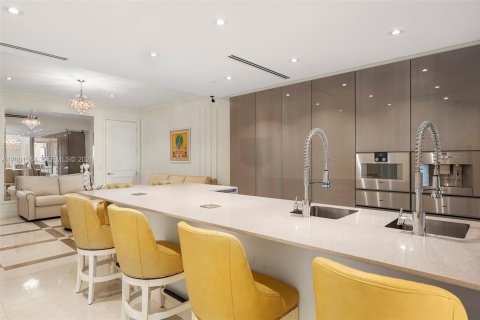 Купить кондоминиум в Серфсайд, Флорида 4 спальни, 339.37м2, № 2065607 - фото 17