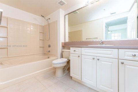 Купить таунхаус в Корал-Спрингс, Флорида 2 спальни, 117.8м2, № 1992659 - фото 21