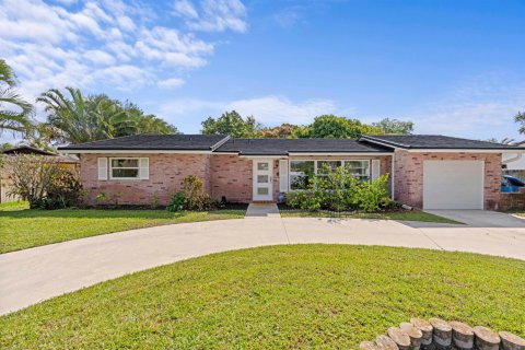 Villa ou maison à vendre à Royal Palm Beach, Floride: 2 chambres, 126.35 m2 № 2078425 - photo 2