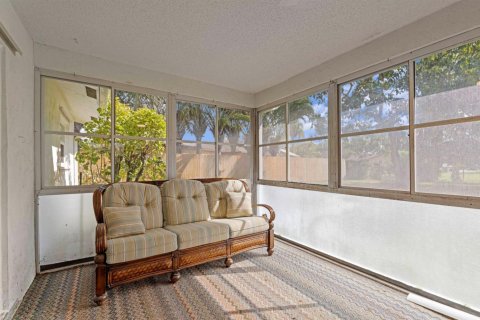 Villa ou maison à vendre à Royal Palm Beach, Floride: 2 chambres, 126.35 m2 № 2078425 - photo 28