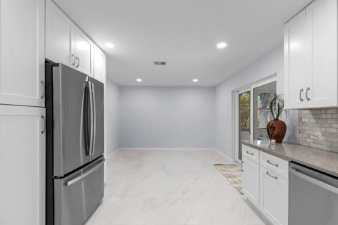 Villa ou maison à vendre à Royal Palm Beach, Floride: 2 chambres, 126.35 m2 № 2078425 - photo 12
