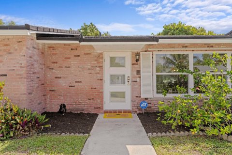 Villa ou maison à vendre à Royal Palm Beach, Floride: 2 chambres, 126.35 m2 № 2078425 - photo 6