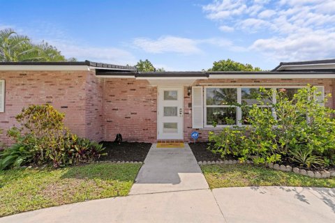 Villa ou maison à vendre à Royal Palm Beach, Floride: 2 chambres, 126.35 m2 № 2078425 - photo 7
