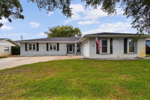 Casa en venta en Clearwater, Florida, 4 dormitorios, 211.82 m2 № 1772060 - foto 1