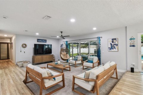 Casa en venta en Clearwater, Florida, 4 dormitorios, 211.82 m2 № 1772060 - foto 9