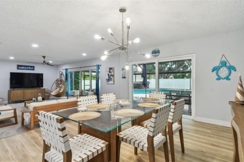 Casa en venta en Clearwater, Florida, 4 dormitorios, 211.82 m2 № 1772060 - foto 18