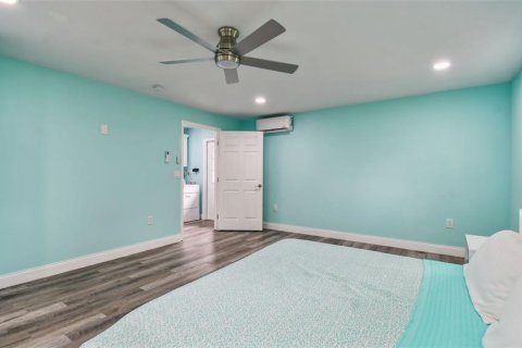 Casa en venta en Clearwater, Florida, 4 dormitorios, 211.82 m2 № 1772060 - foto 30