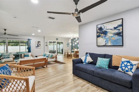 Casa en venta en Clearwater, Florida, 4 dormitorios, 211.82 m2 № 1772060 - foto 14