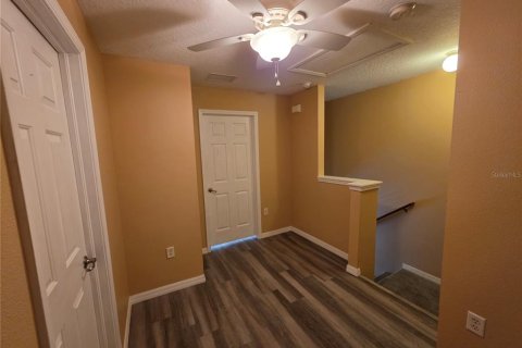 Touwnhouse à louer à Brandon, Floride: 3 chambres, 178.09 m2 № 2416932 - photo 28