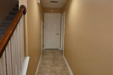 Touwnhouse à louer à Brandon, Floride: 3 chambres, 178.09 m2 № 2416932 - photo 4