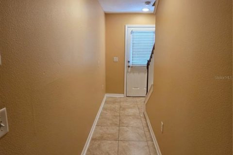 Touwnhouse à louer à Brandon, Floride: 3 chambres, 178.09 m2 № 2416932 - photo 5