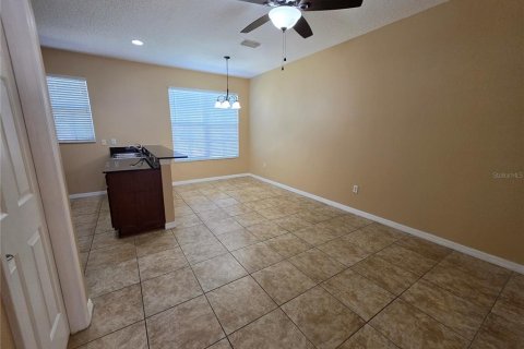 Touwnhouse à louer à Brandon, Floride: 3 chambres, 178.09 m2 № 2416932 - photo 15
