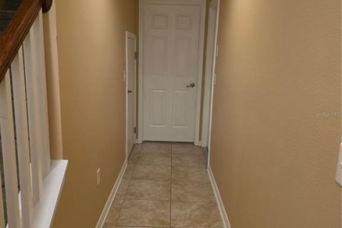 Touwnhouse à louer à Brandon, Floride: 3 chambres, 178.09 m2 № 2416932 - photo 2