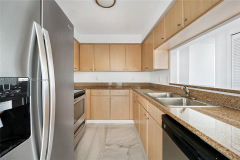 Купить кондоминиум в Майами, Флорида 2 спальни, 105.91м2, № 1867836 - фото 2