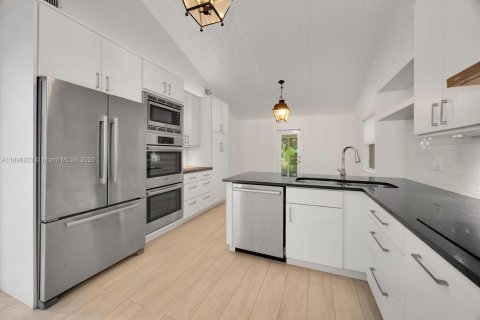 Villa ou maison à vendre à Coral Gables, Floride: 3 chambres, 126.9 m2 № 1951610 - photo 12