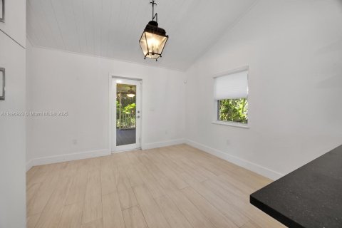 Villa ou maison à vendre à Coral Gables, Floride: 3 chambres, 126.9 m2 № 1951610 - photo 16