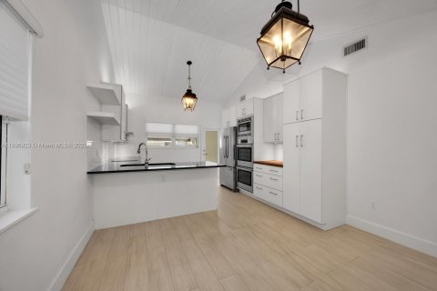 Villa ou maison à vendre à Coral Gables, Floride: 3 chambres, 126.9 m2 № 1951610 - photo 14