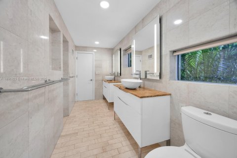 Villa ou maison à vendre à Coral Gables, Floride: 3 chambres, 126.9 m2 № 1951610 - photo 21