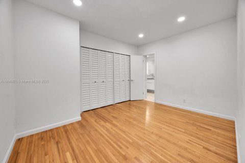 Villa ou maison à vendre à Coral Gables, Floride: 3 chambres, 126.9 m2 № 1951610 - photo 22