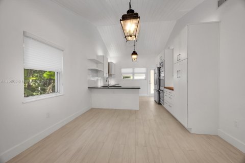 Villa ou maison à vendre à Coral Gables, Floride: 3 chambres, 126.9 m2 № 1951610 - photo 15