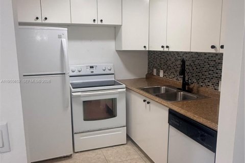 Снять в аренду кондоминиум в Бока-Ратон, Флорида 1 спальня, 66.89м2, № 2009573 - фото 3