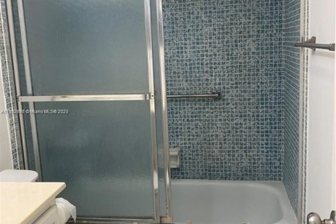 Condominio en venta en Deerfield Beach, Florida, 1 dormitorio, 54.35 m2 № 1686318 - foto 5