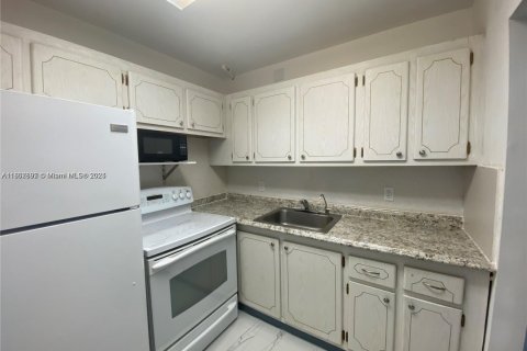 Condominio en venta en Deerfield Beach, Florida, 1 dormitorio, 54.35 m2 № 1686318 - foto 3