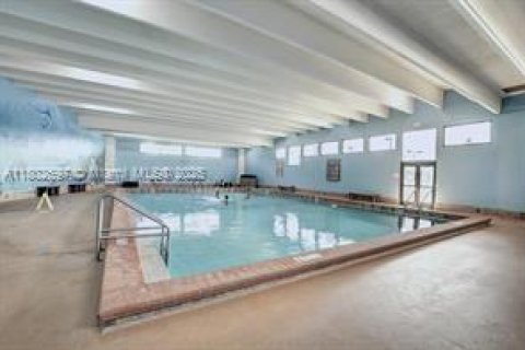 Condominio en venta en Deerfield Beach, Florida, 1 dormitorio, 54.35 m2 № 1686318 - foto 8