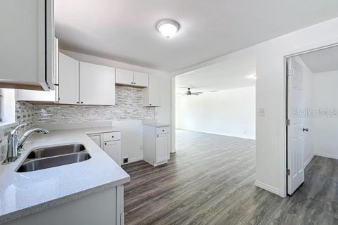 Casa en alquiler en Clermont, Florida, 4 dormitorios, 138.05 m2 № 1800110 - foto 8