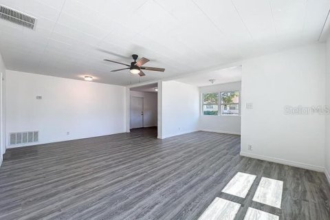 Casa en alquiler en Clermont, Florida, 4 dormitorios, 138.05 m2 № 1800110 - foto 6
