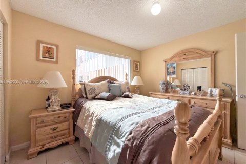 Condominio en venta en Miami, Florida, 3 dormitorios, 113.34 m2 № 2000279 - foto 19