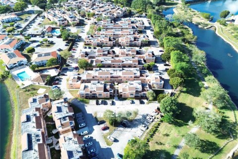 Condominio en venta en Miami, Florida, 3 dormitorios, 113.34 m2 № 2000279 - foto 4