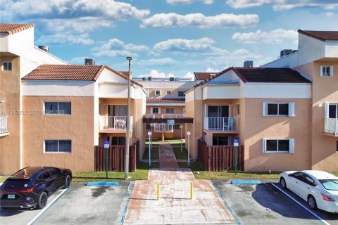 Condominio en venta en Miami, Florida, 3 dormitorios, 113.34 m2 № 2000279 - foto 6