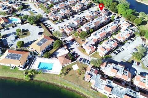 Condominio en venta en Miami, Florida, 3 dormitorios, 113.34 m2 № 2000279 - foto 2