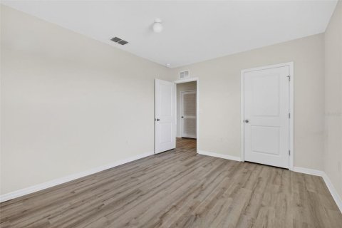 House in Plant City, Florida 5 bedrooms, 269.88 sq.m. № 1800281 - photo 20