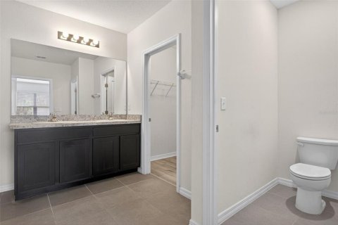 House in Plant City, Florida 5 bedrooms, 269.88 sq.m. № 1800281 - photo 15