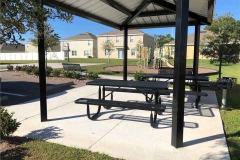 House in Plant City, Florida 5 bedrooms, 269.88 sq.m. № 1800281 - photo 30