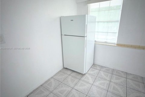 Apartment in Miami, Florida 4 bedrooms, 55.74 sq.m. № 2073603 - photo 7
