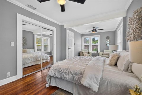 House in Saint Petersburg, Florida 4 bedrooms, 159.7 sq.m. № 2355180 - photo 16