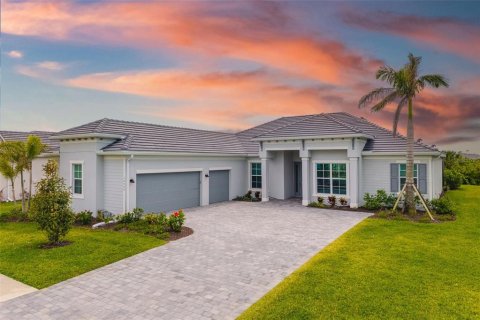 House in WELLEN PARK in Venice, Florida 4 bedrooms, 220.55 sq.m. № 1613178 - photo 1