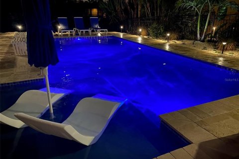 House in Sarasota, Florida 2 bedrooms, 106.28 sq.m. № 1648258 - photo 14