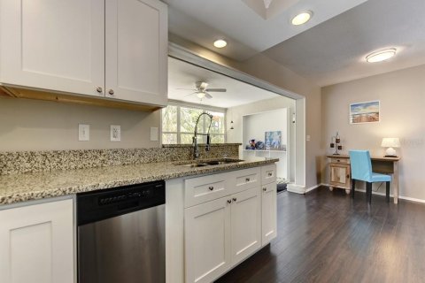 House in Sarasota, Florida 2 bedrooms, 106.28 sq.m. № 1648258 - photo 8