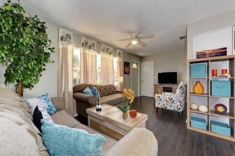 House in Sarasota, Florida 2 bedrooms, 106.28 sq.m. № 1648258 - photo 4