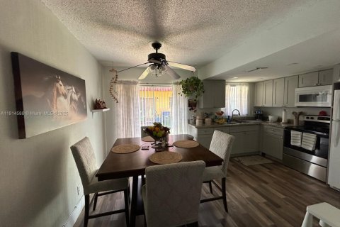 Купить кондоминиум в Лодерхилл, Флорида 2 спальни, 87.33м2, № 1971523 - фото 5