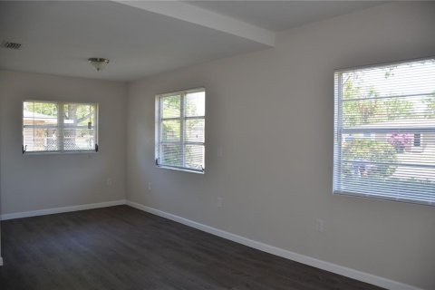 Propiedad comercial en venta en Auburndale, Florida, 4 dormitorios, 200.95 m2 № 1815635 - foto 13