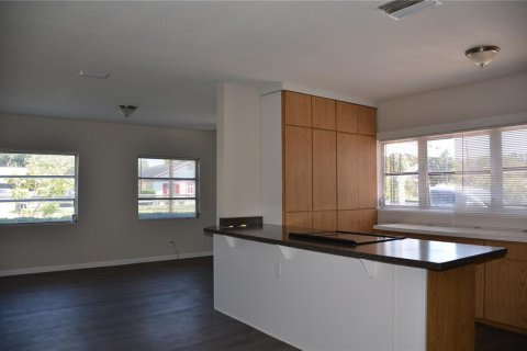 Propiedad comercial en venta en Auburndale, Florida, 4 dormitorios, 200.95 m2 № 1815635 - foto 9