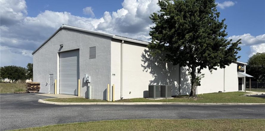 Propiedad comercial en Ocala, Florida № 2097384