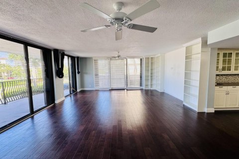 Copropriété à vendre à South Palm Beach, Floride: 3 chambres, 192.31 m2 № 2428424 - photo 10