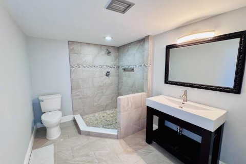 Copropriété à vendre à South Palm Beach, Floride: 3 chambres, 192.31 m2 № 2428424 - photo 17