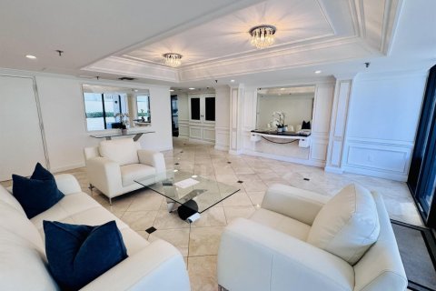 Copropriété à vendre à South Palm Beach, Floride: 3 chambres, 192.31 m2 № 2428424 - photo 2